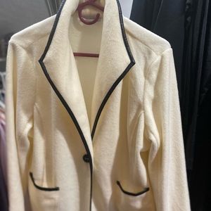 Stylish faux leather trimmed blazer